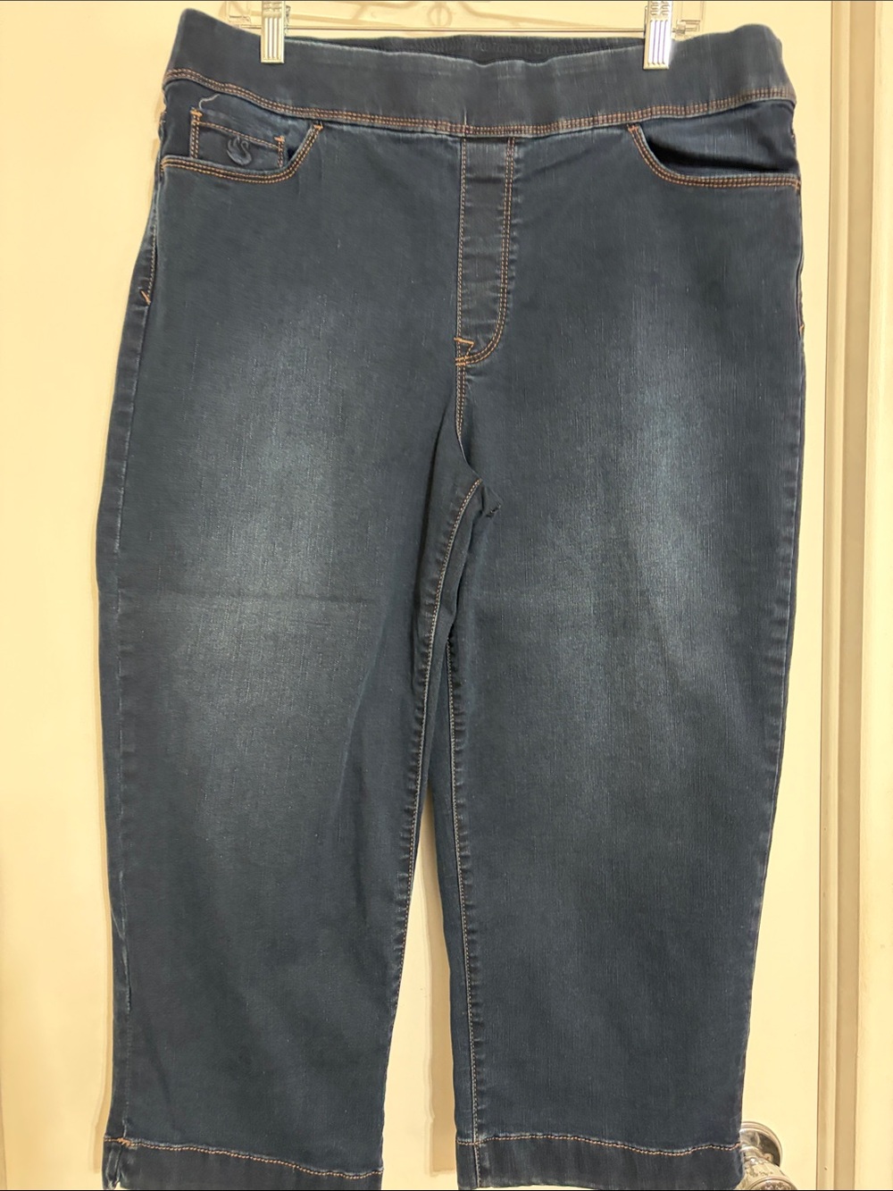 Gloria Vanderbilt Amanda Pull-On Capri Jeans - Dark Indigo size 16